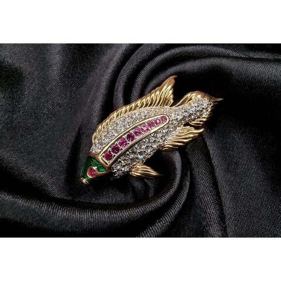 Vintage SWAROVSKI Signed Gold Plated Violet Clear Crystals Fish Brooch - Picture 2 of 4